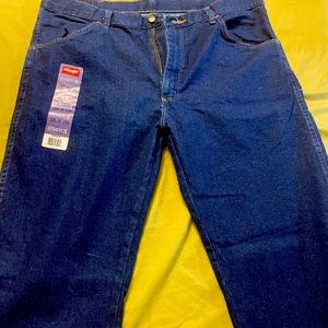 NWT Mens Wrangler Hero Stretch jeans